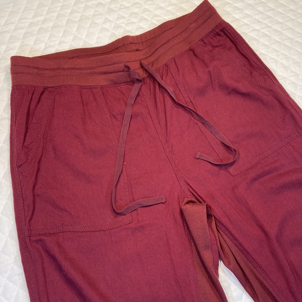Seven7 Utility Joggers. Maroon. Like New. Size Small.